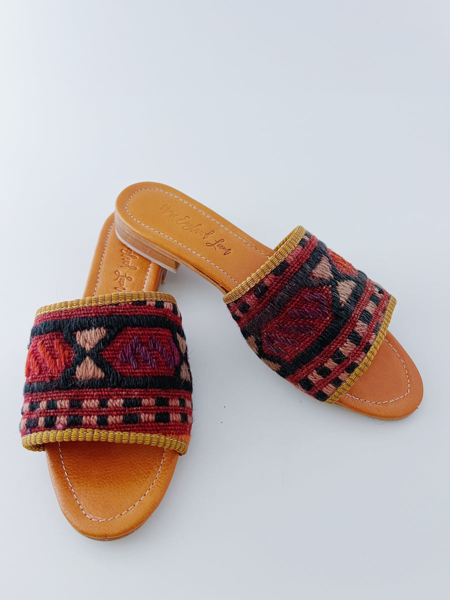 Size 7 - Sandal 30