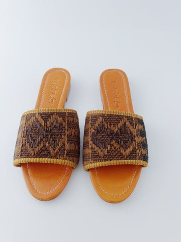 Size 7 - Sandal 33