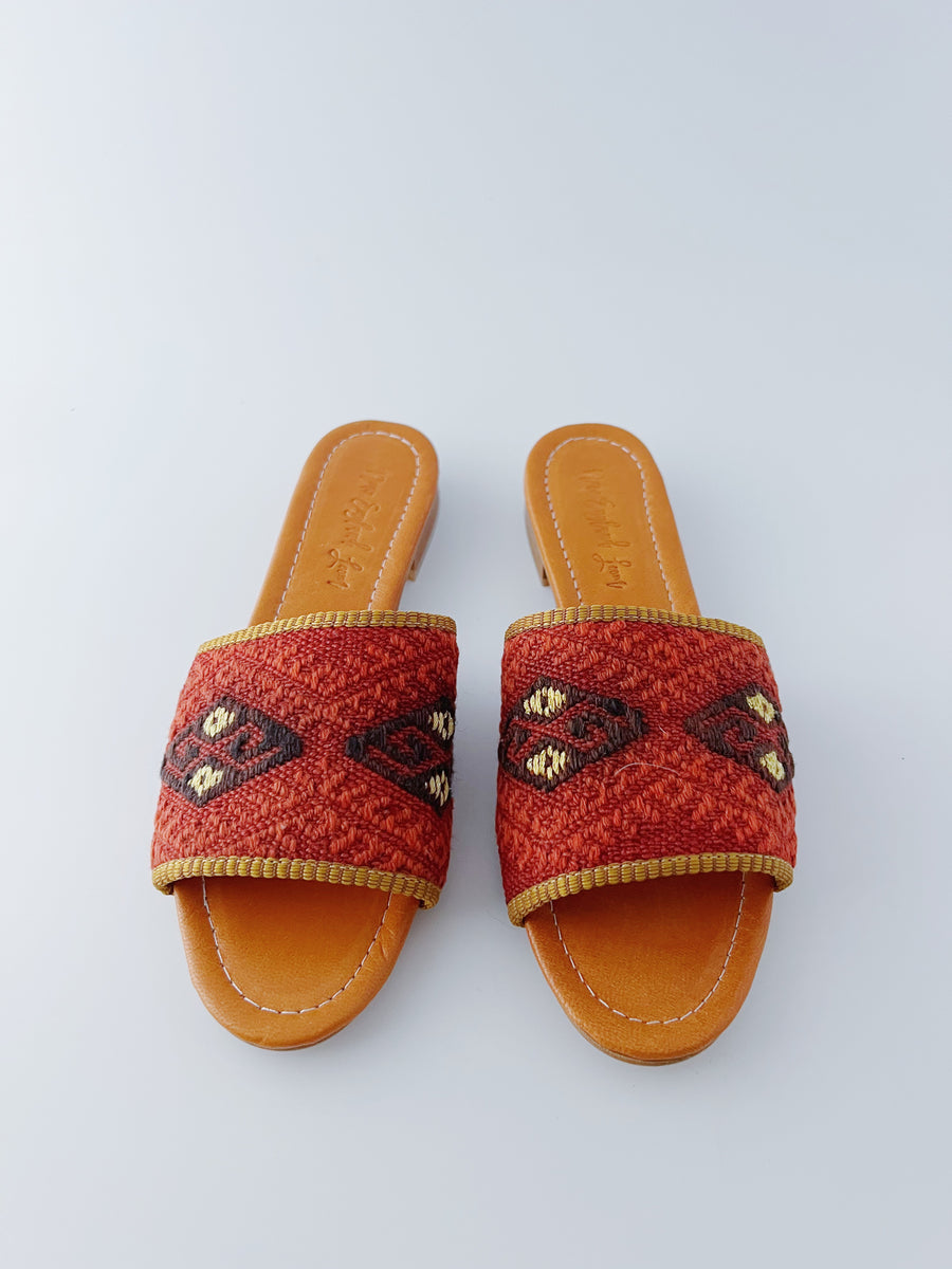 Size 8.5 - Sandal 86