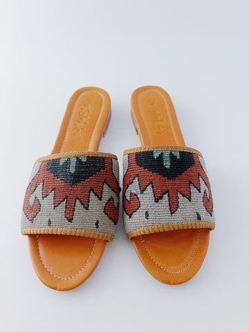 Size 9 - Sandal 110