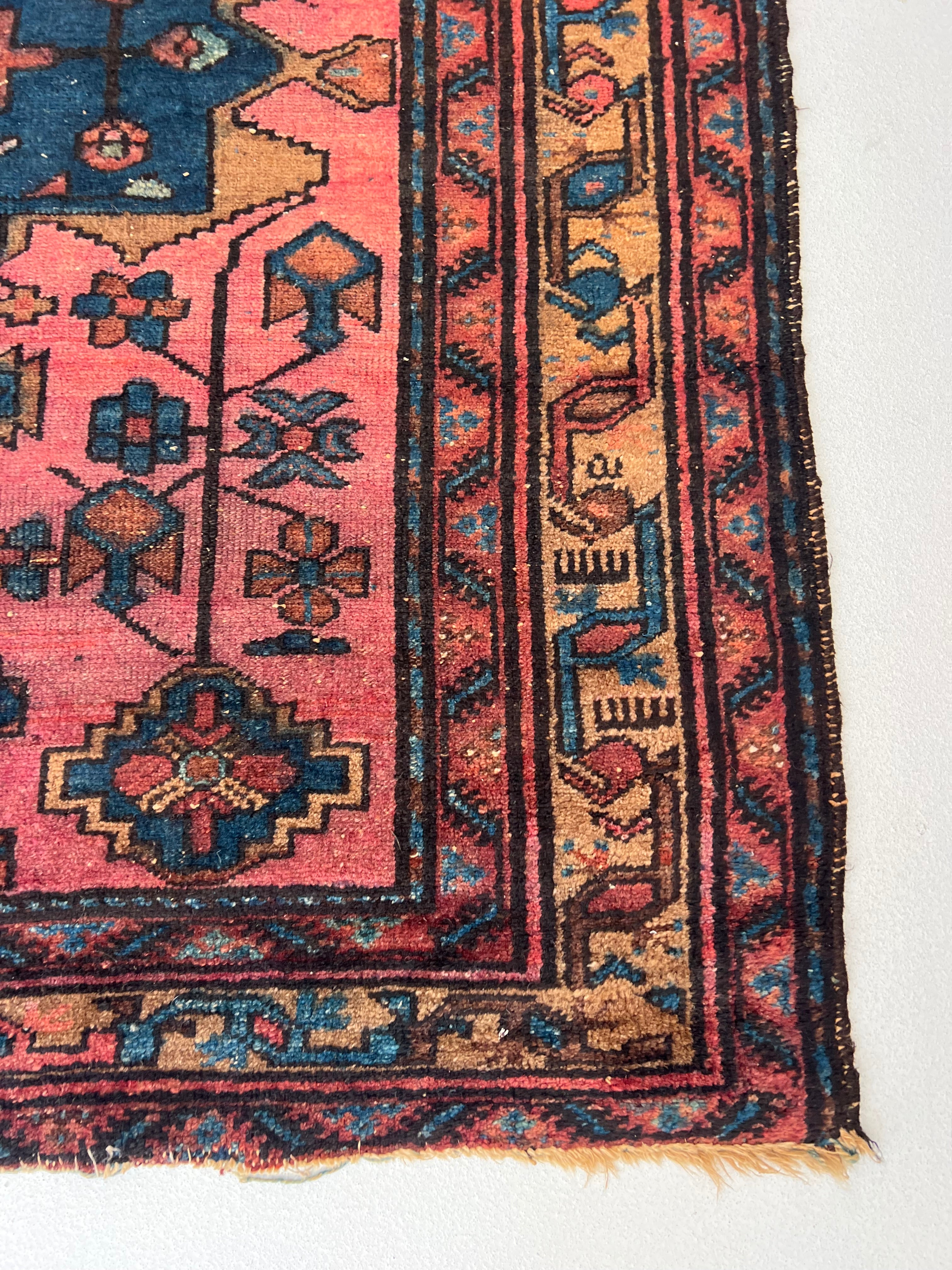 Past Rugs – New England Loom