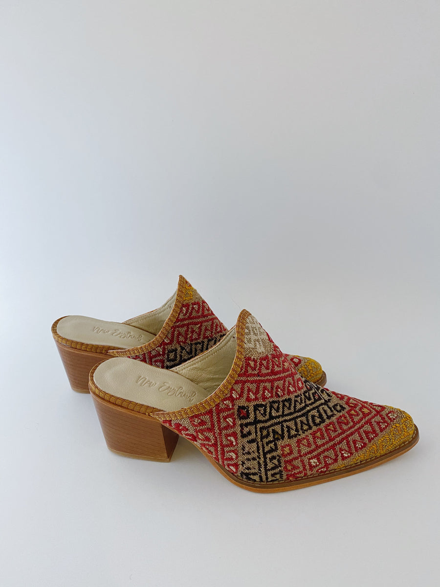 Shoe 01 - Size 5