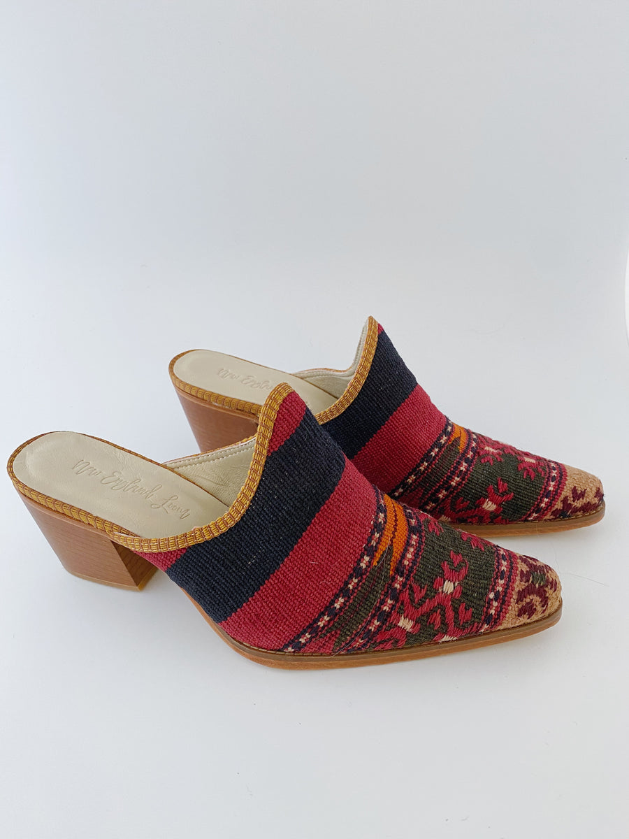Shoe ~189 - Size 10.5