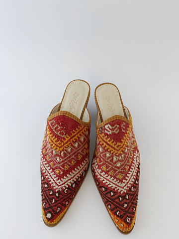 Shoe ~103 - Size 8