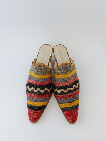 Shoe ~113 - Size 8.5