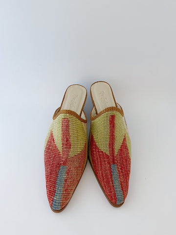 Shoe ~117 - Size 8.5