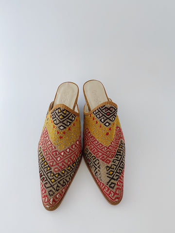 Shoe ~160 - Size 9