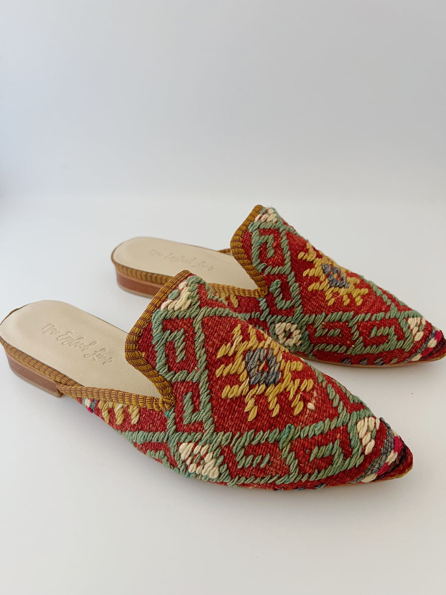 Size ~10.5 - Flat 131D